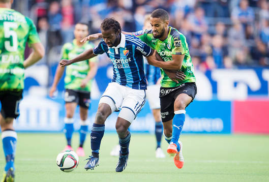 Djurgårdens Amadou Jawo och Halmstads Junes Barny