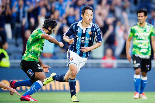 Djurgårdens Seon-Min Moon jublar