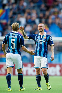 Djurgårdens Stefan Karlsson och Alexander Faltsetas jublar