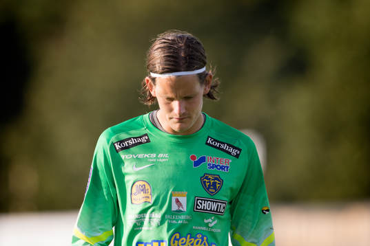 Falkenbergs målvakt Otto Martler deppar