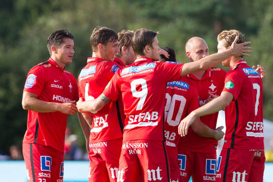Norrköpings spelare jublar