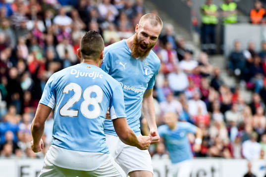 Malmö FFs Jo Inge Berget och Nikola Djurjic jublar