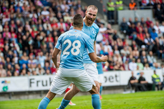 Malmö FFs Jo Inge Berget och Nikola Djurdjic jublar