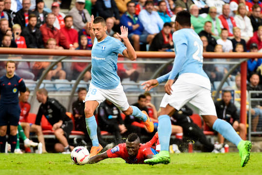 Malmö FFs Nikola Djurjic och Felipe Carvalho och