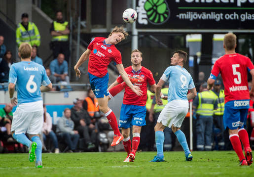 Helsingborgs Carl Johansson och Arnór Smárason mot Malmö
