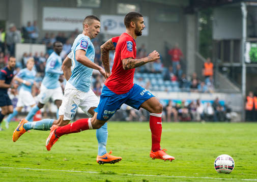 Helsingborgs Victor Palsson mot Malmö FFs Jo Inge Berget
