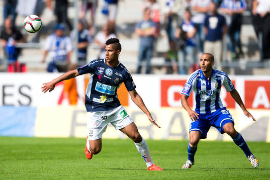 Gefles Emil Bellander och IFK Göteborgs Haitam Aleesami