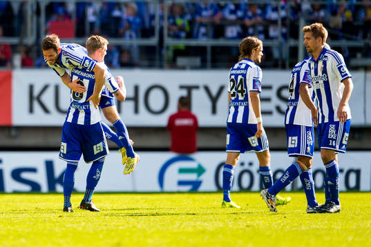 IFK Göteborgs Emil Salomonsson har precis gjort 3-0 och