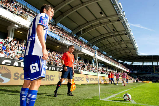 IFK Göteborgs Mads Winther Albeck skall slå en hörna