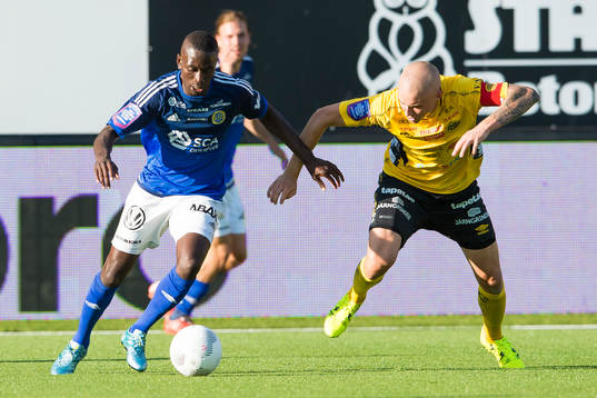 Sundsvalls Pa Amat Dibba och Elfsborgs Sebastian Holmén