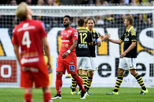 s Nils-Eric Johansson jublar