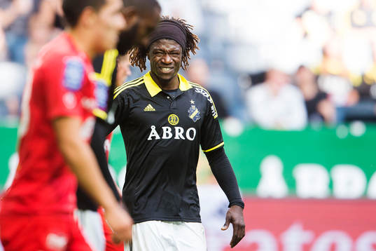 s Mohamed Bangura reagerar