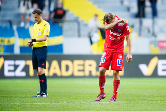 Åtvidabergs Månz Karlsson deppar