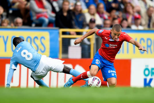 Malmö FFs Enock Kofi Adu och Helsingborgs Jordan Larsson