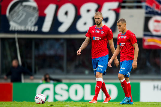 Helsingborgs Robin Simovic och Jordan Larsson deppar