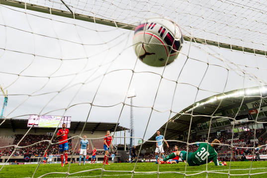 Malmö FFs Markus Rosenberg gör 0-3 bakom Helsingborgs