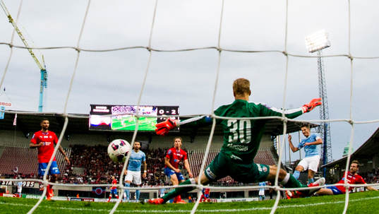 Malmö FFs Markus Rosenberg gör 0-3 bakom Helsingborgs