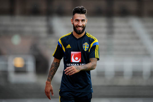 Jimmy Durmaz skrattar