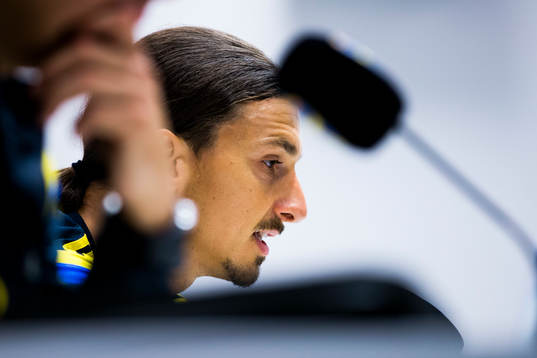 Zlatan Ibrahimovic på en presskonferens