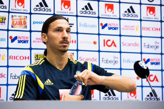 Zlatan Ibrahimovic på en presskonferens