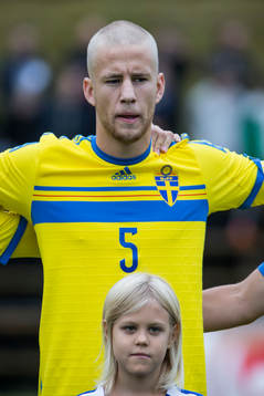 Filip Dagerstål i P18-landskampen i fotboll mellan Sverige