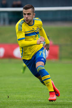 Filip Sachpekidis i P18-landskampen i fotboll mellan