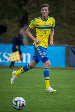 Gustaf Nilsson i P18-landskampen i fotboll mellan Sverige