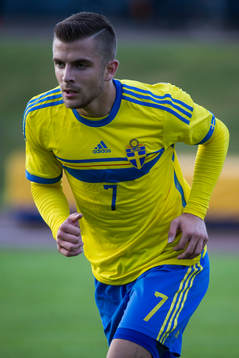 Filip Sachpekidis i P18-landskampen i fotboll mellan