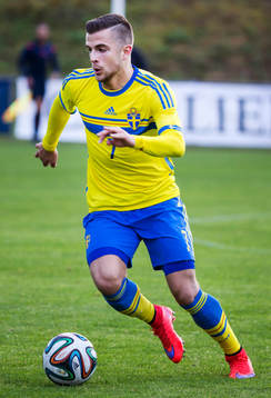 Filip Sachpekidis i P18-landskampen i fotboll mellan