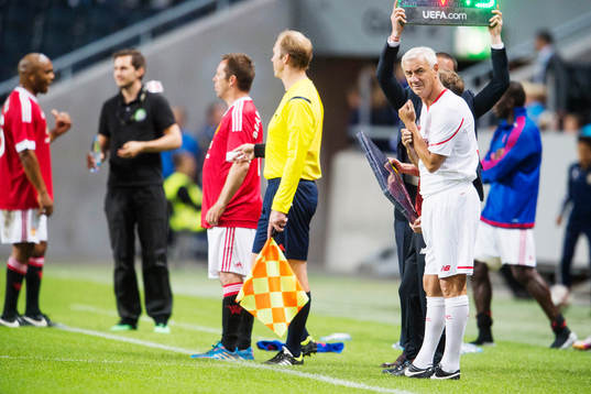 Liverpools tränare Ian Rush byts in