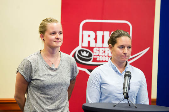 Tränare Madeleine Östling och Angelica Östlund, Brynäs
