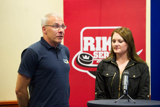 Tränare Ulf Johansson och Emma Stauber, Hv71