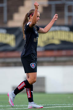 Göteborgs Lieke Martens jublar