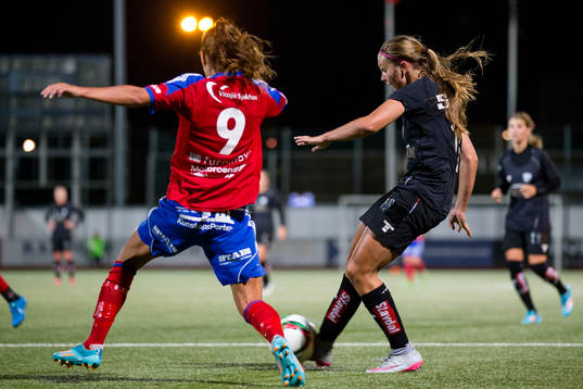 Göteborgs Lieke Martens skjuter in 3-1