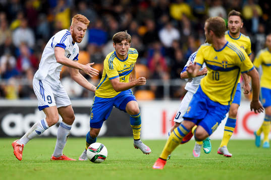 San Marinos Marco Bernardi och Sveriges Arber Zeneli och