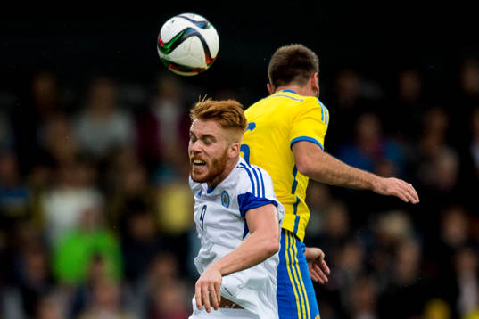 San Marinos Marco Bernardi i nickduell med Sveriges Muamer