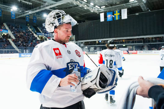 Zugs målvakt Tobias Stephan