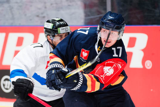 Zugs Robin Grossmann jagar Djurgårdens Henrik Eriksson