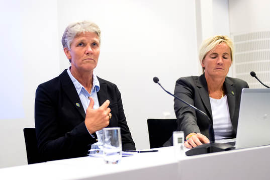 Förbundskapten Pia Sundhage och assisterande