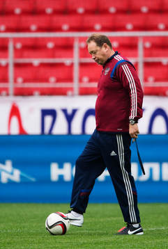 Förbundskapten Leonid Slutskiy på Rysslands