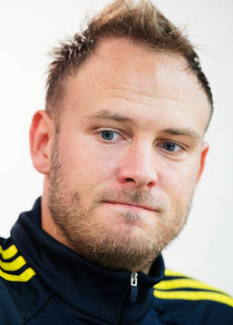 Andreas Granqvist på en presskonferens