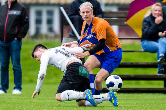 Hittarps Adonis Berisha drar Vejbys Johan Ekman