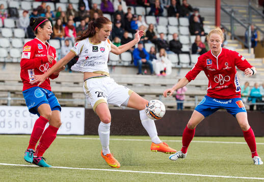 Rosengård Malin Gunnarsson och Örebros Marie-Eve Nault
