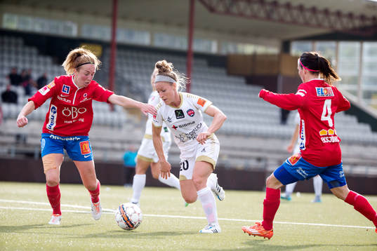 Rosengårds Joseé Belanger och Örebros Marina Pettersson