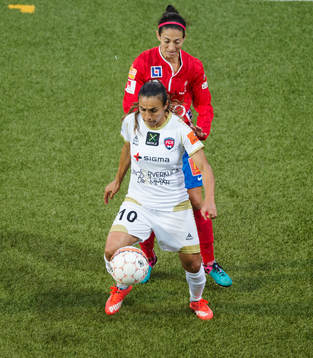 Rosengårds Marta De Silva och Örebros Marie-Eve Nault