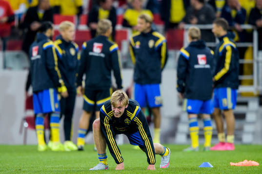 Sveriges Emil Forsberg värmer upp