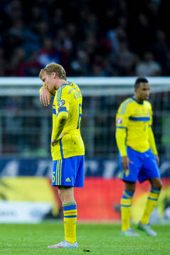Sveriges Emil Forsberg och Martin Olsson deppar