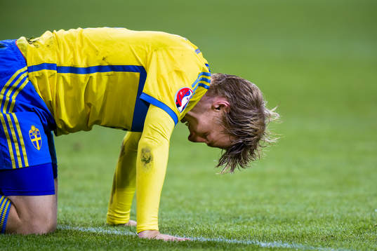 Sveriges Emil Forsberg har ont