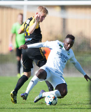 IFK Hässleholms Linus Svensson i matchen i division 2