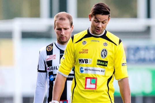 Landskronas målvakt Jonas Sandqvist deppar
